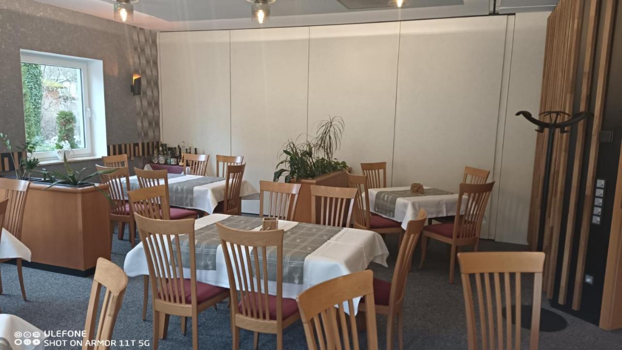 Hotel & Restaurant Zum Hirsch Romhild ภายนอก รูปภาพ