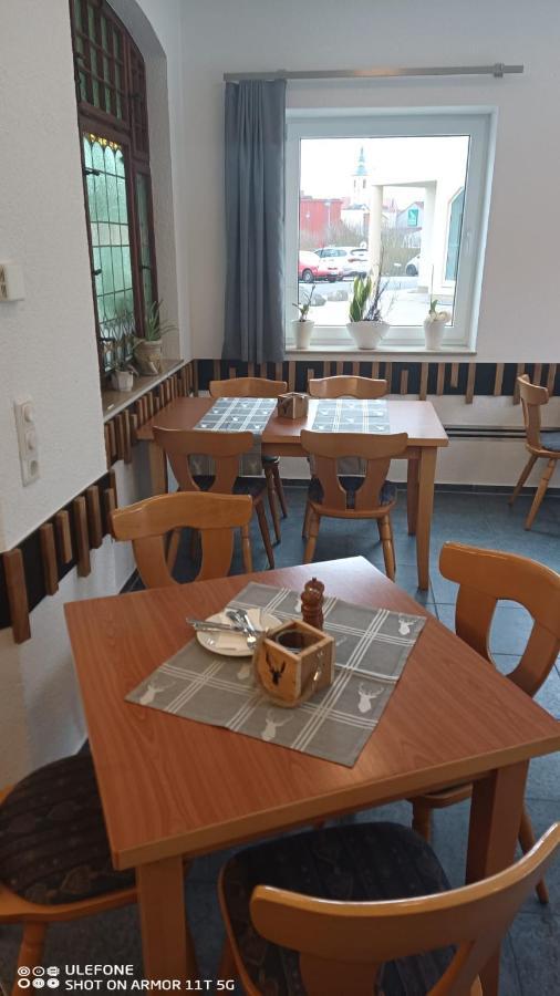 Hotel & Restaurant Zum Hirsch Romhild ภายนอก รูปภาพ
