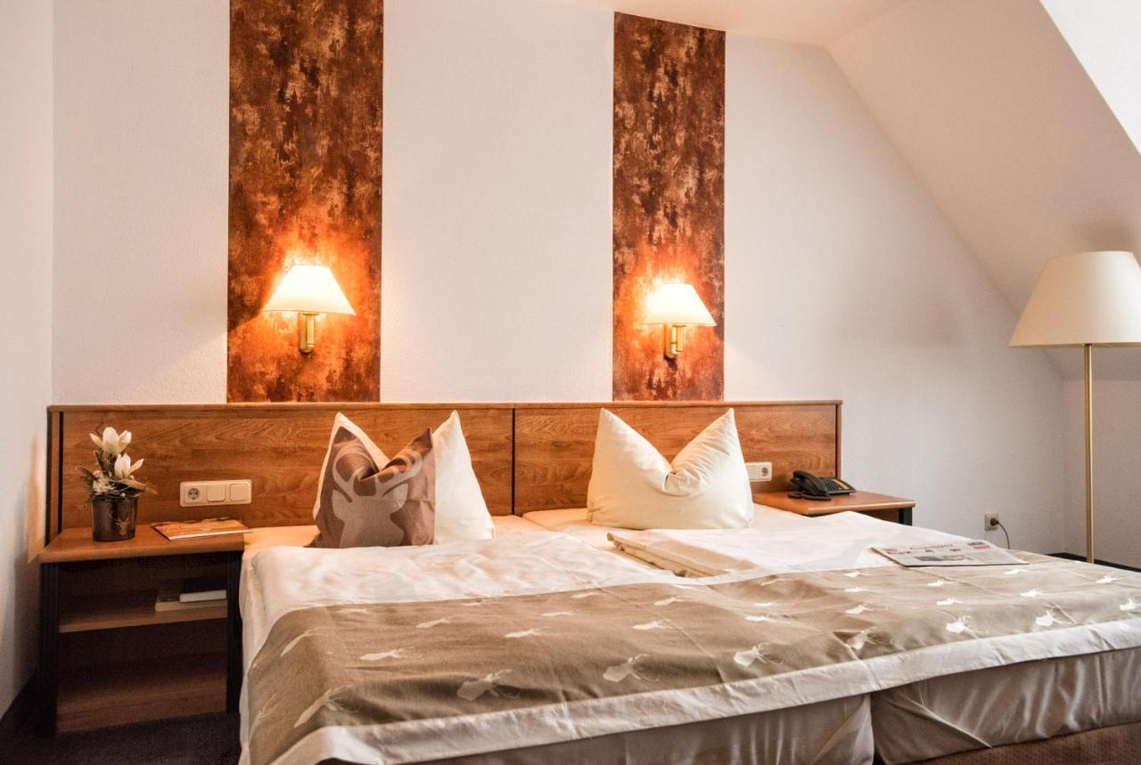 Hotel & Restaurant Zum Hirsch Romhild ภายนอก รูปภาพ