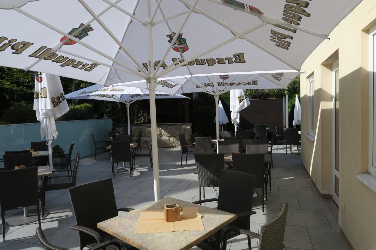Hotel & Restaurant Zum Hirsch Romhild ภายนอก รูปภาพ