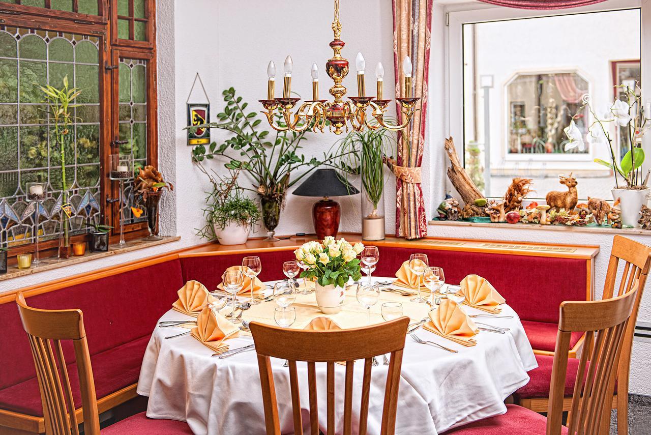 Hotel & Restaurant Zum Hirsch Romhild ภายนอก รูปภาพ